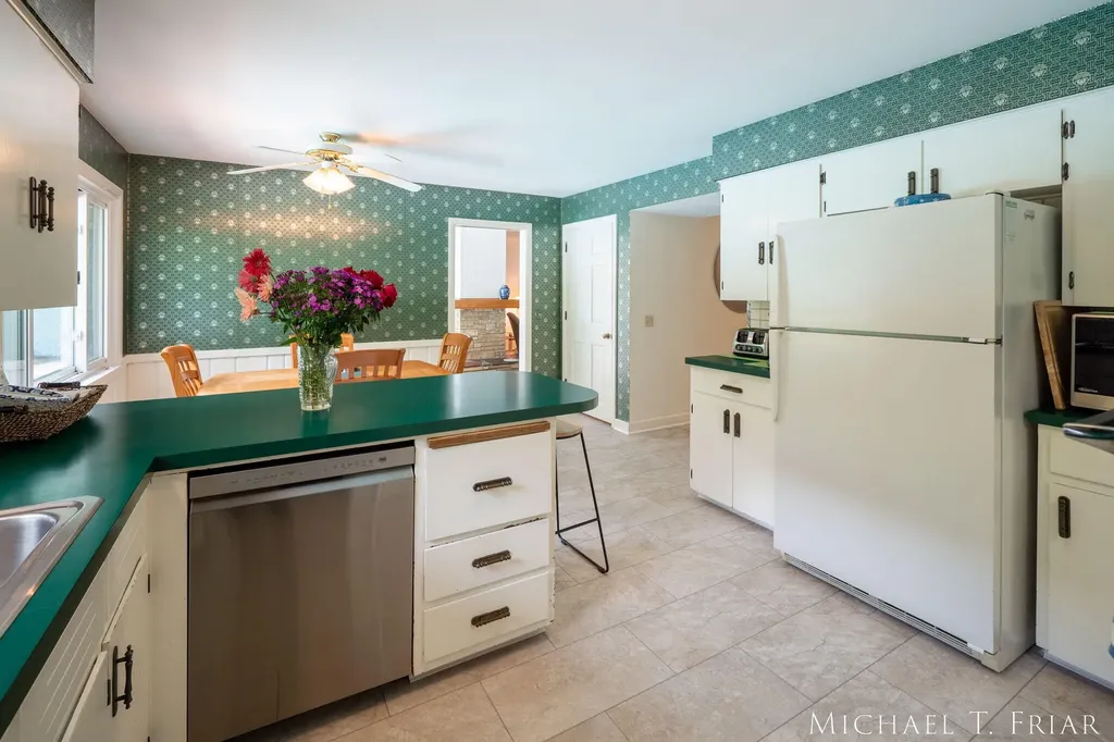 1705 Derbyshire Street SE Grand Rapids City MI 49508
