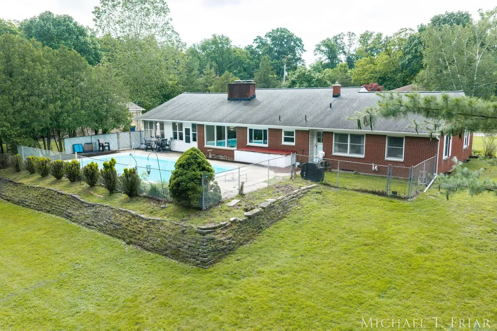 1705 Derbyshire Street SE Grand Rapids City MI 49508