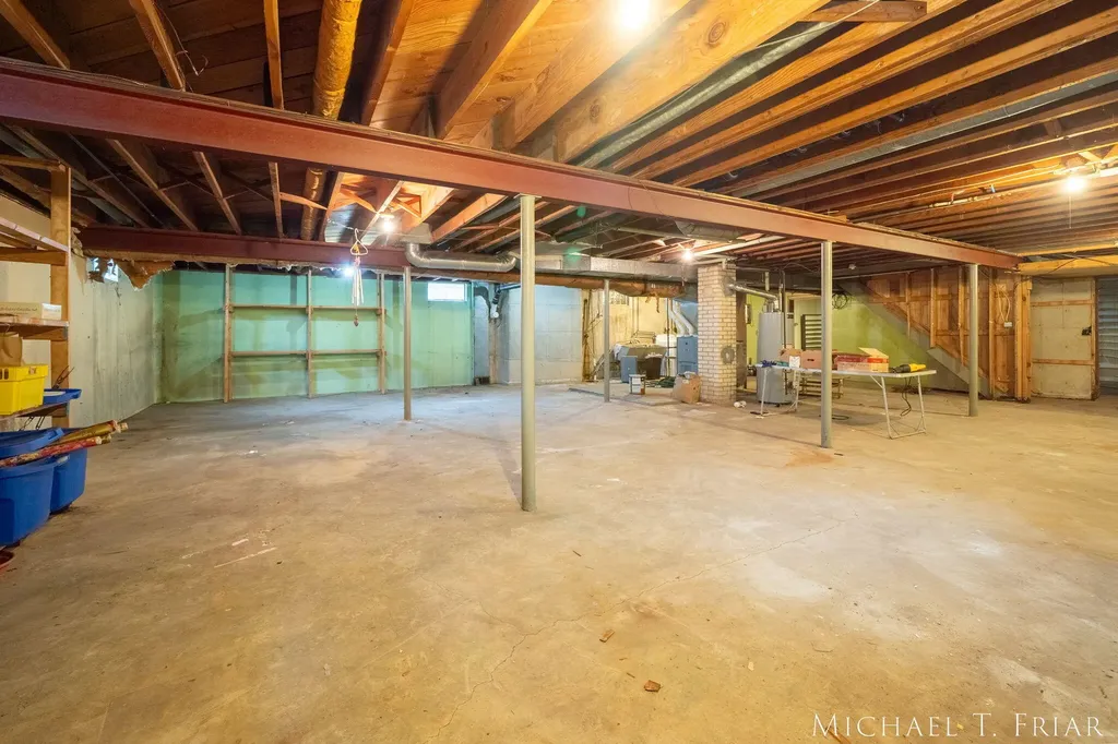 1705 Derbyshire Street SE Grand Rapids City MI 49508
