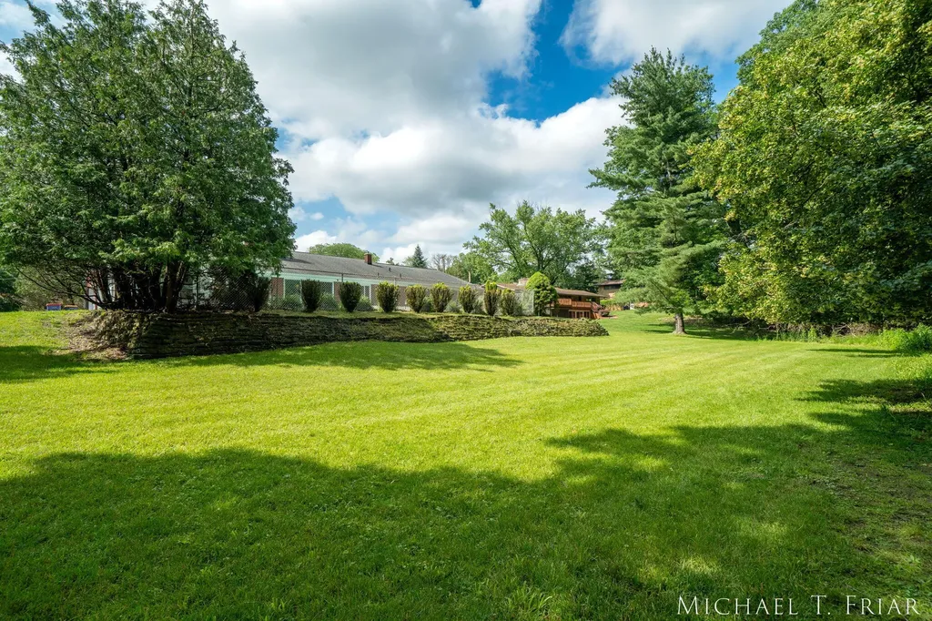 1705 Derbyshire Street SE Grand Rapids City MI 49508