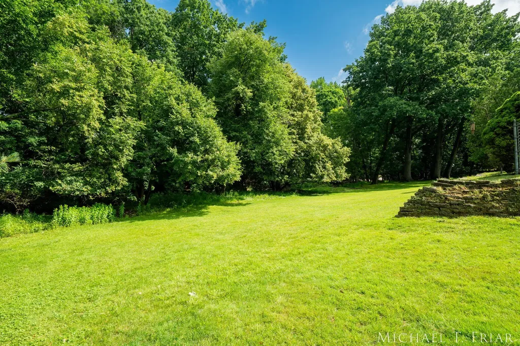 1705 Derbyshire Street SE Grand Rapids City MI 49508