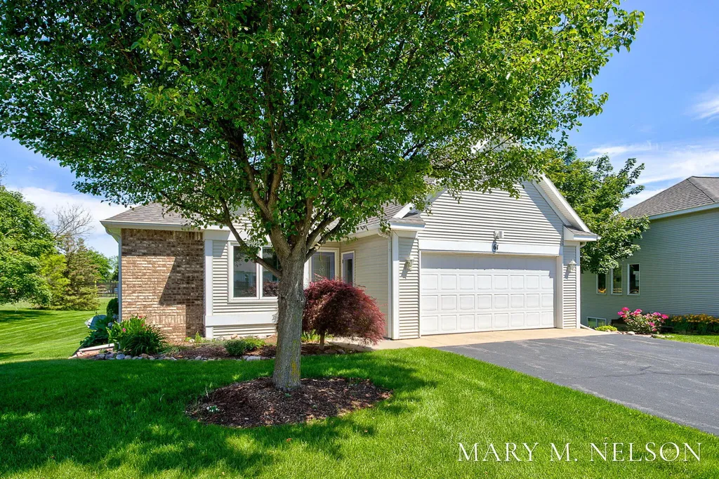 61 Majestic Court Zeeland City MI 49464