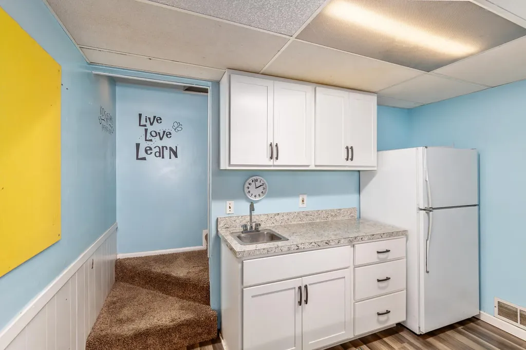 2576 Mapleview Street SE Kentwood City MI 49508