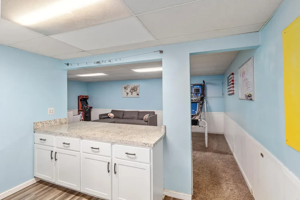 2576 Mapleview Street SE Kentwood City MI 49508