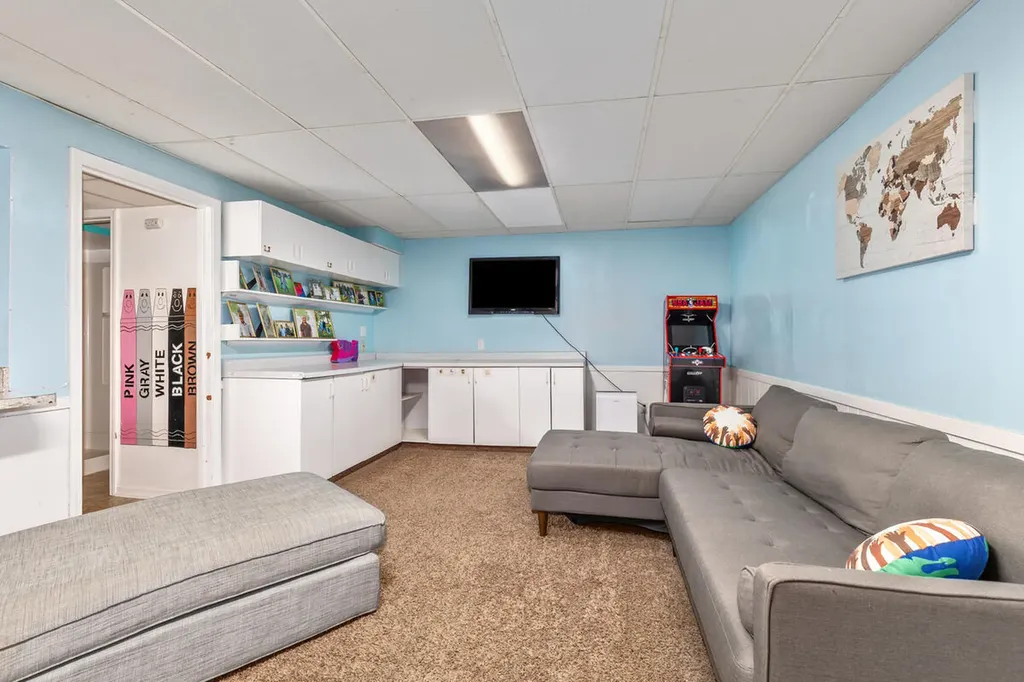 2576 Mapleview Street SE Kentwood City MI 49508