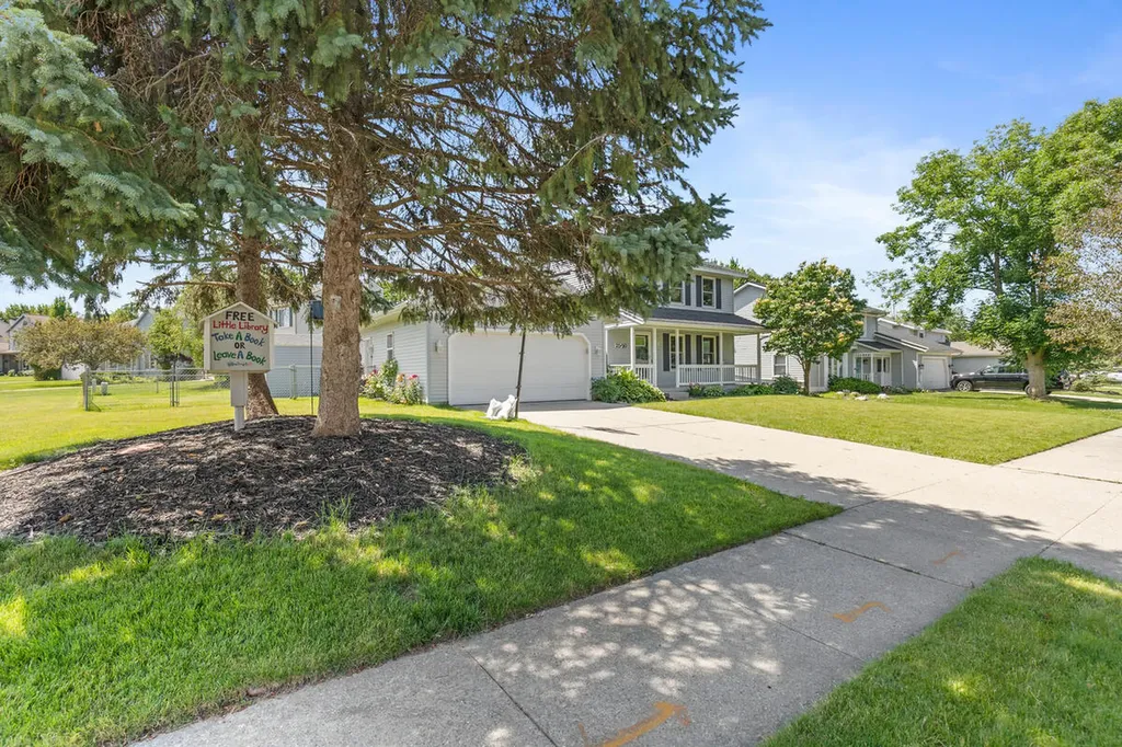 2576 Mapleview Street SE Kentwood City MI 49508