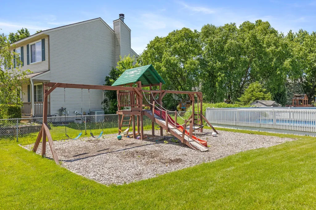2576 Mapleview Street SE Kentwood City MI 49508