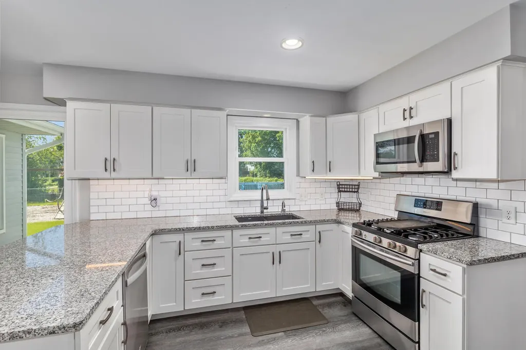 2576 Mapleview Street SE Kentwood City MI 49508