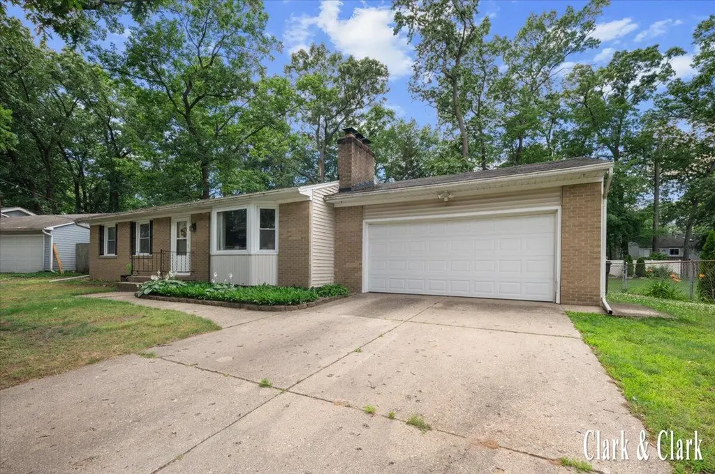 4747 Marshall Avenue SE Kentwood City MI 49508