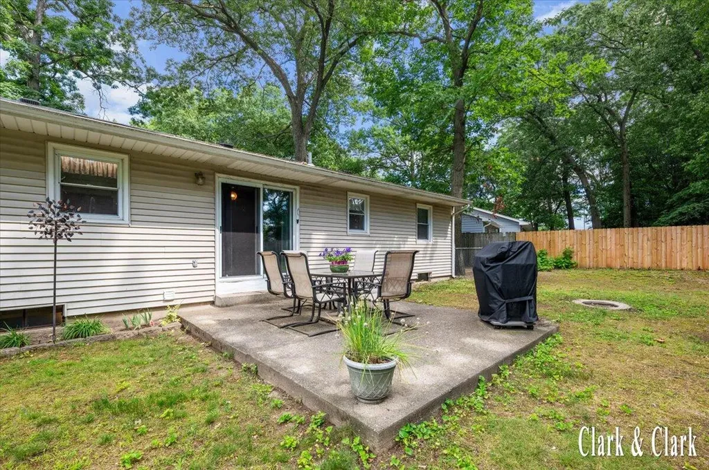 4747 Marshall Avenue SE Kentwood City MI 49508