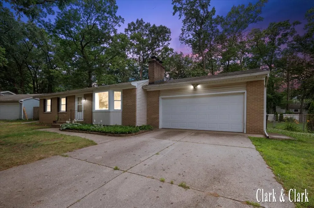 4747 Marshall Avenue SE Kentwood City MI 49508