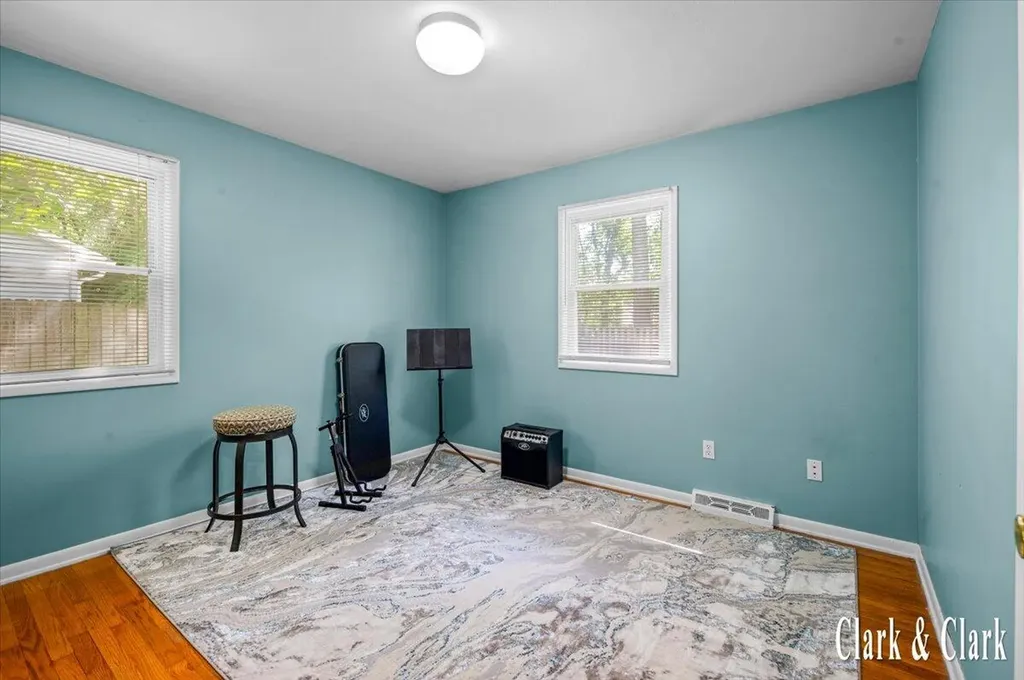 4747 Marshall Avenue SE Kentwood City MI 49508