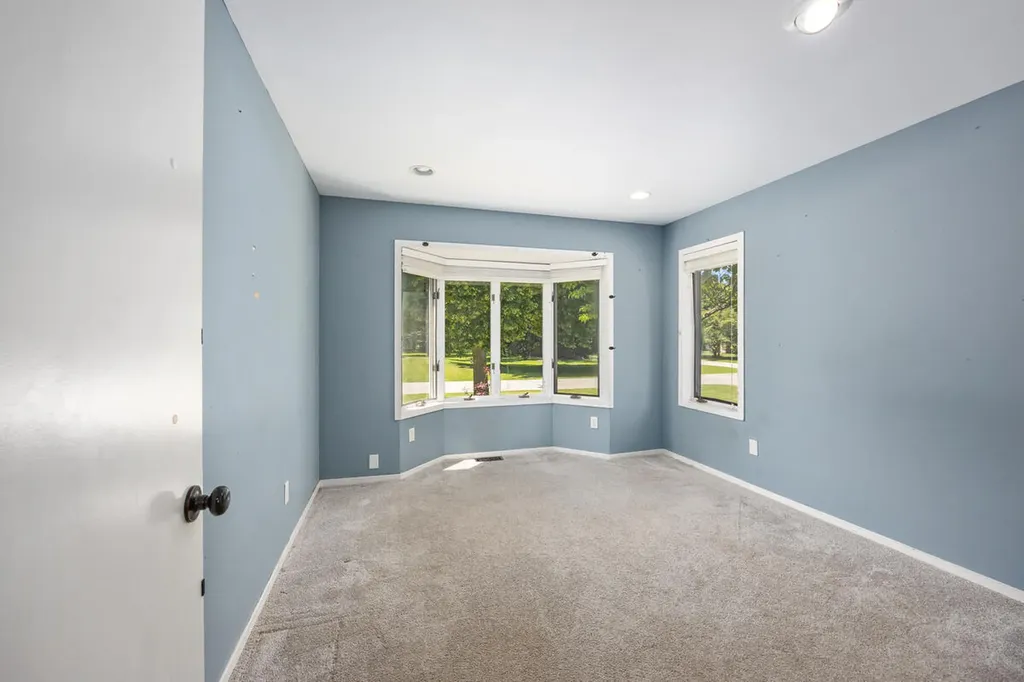 271 Glendale Street Holland City MI 49423