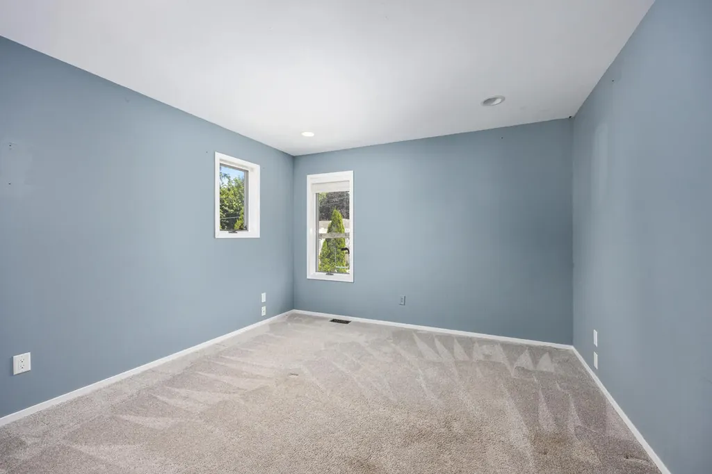 271 Glendale Street Holland City MI 49423