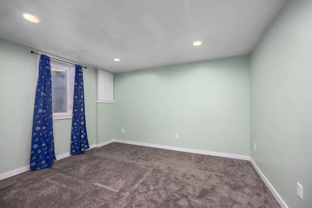 271 Glendale Street Holland City MI 49423