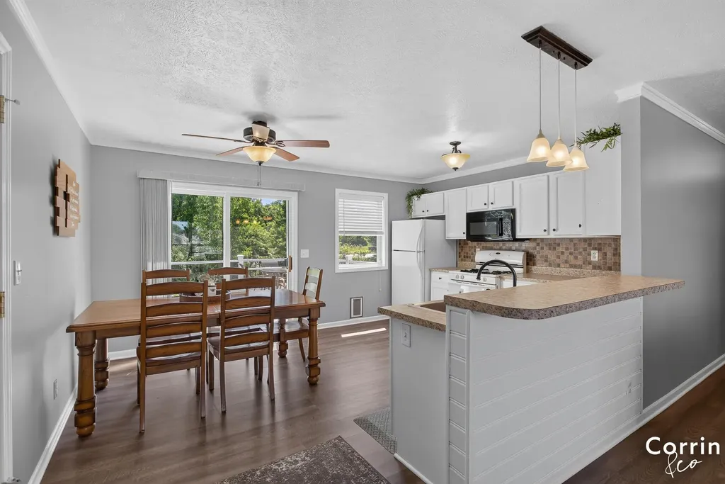 2146 E Maple Court Zeeland Charter Township MI 49464