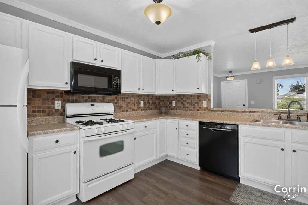 2146 E Maple Court Zeeland Charter Township MI 49464
