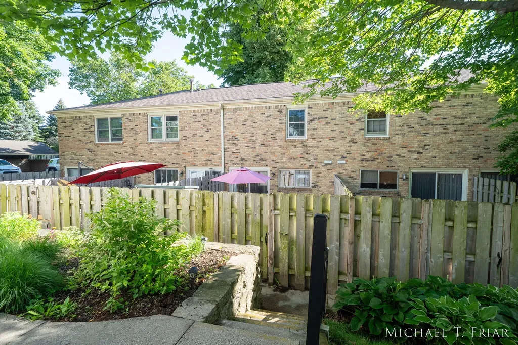 2429 Cranden Drive SE Grand Rapids City MI 49506