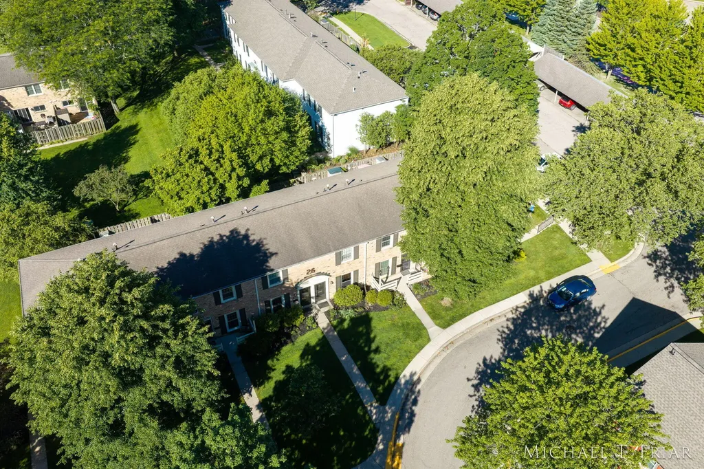 2429 Cranden Drive SE Grand Rapids City MI 49506