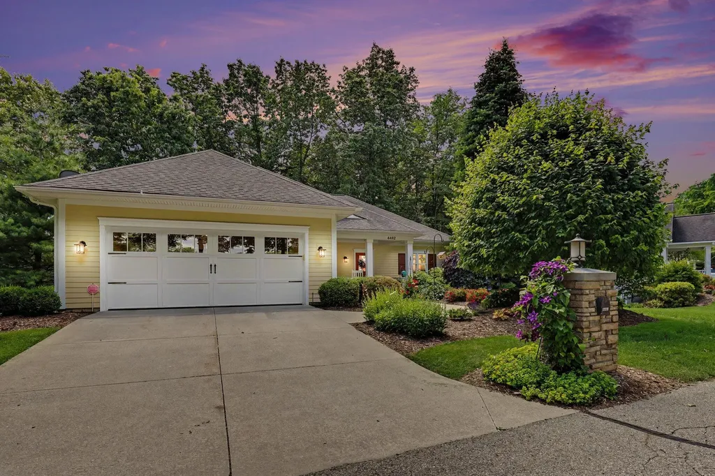 4492 Oak Arbor Drive NE Plainfield Charter Township MI 49525