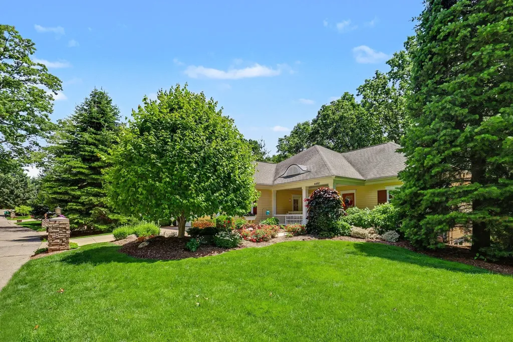 4492 Oak Arbor Drive NE Plainfield Charter Township MI 49525