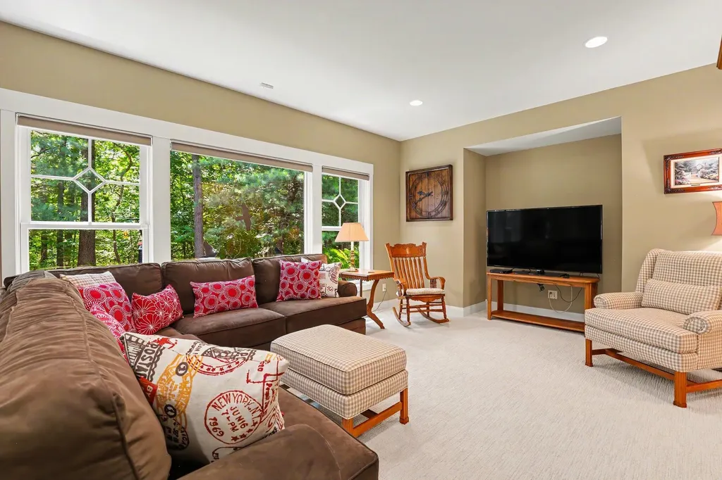 4492 Oak Arbor Drive NE Plainfield Charter Township MI 49525