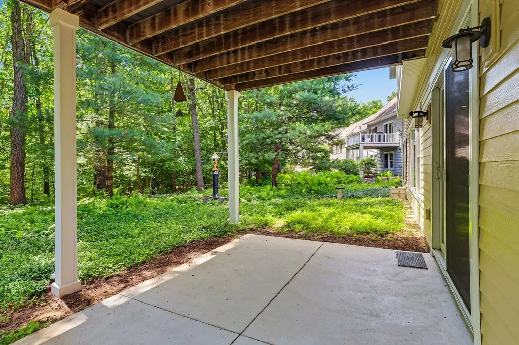 4492 Oak Arbor Drive NE Plainfield Charter Township MI 49525