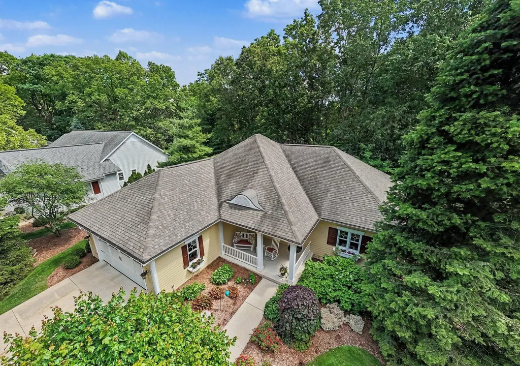 4492 Oak Arbor Drive NE Plainfield Charter Township MI 49525