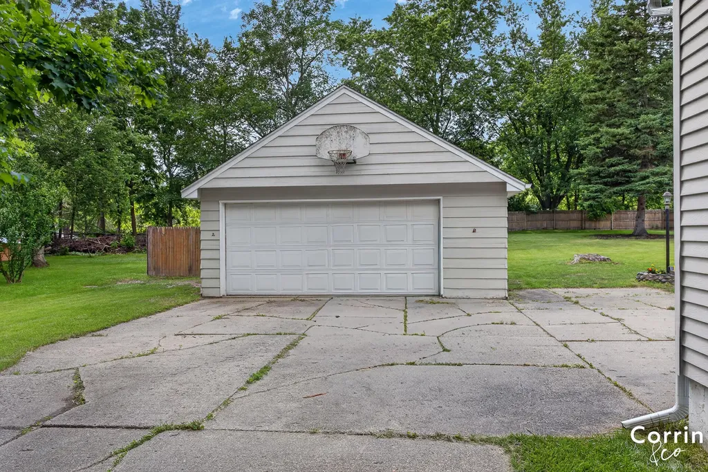 2051 Nolan Avenue NW Walker City MI 49534