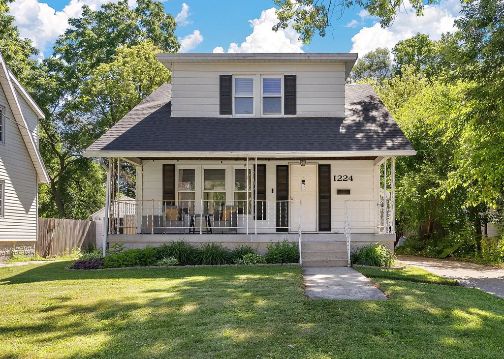 1224 Edith NE Grand Rapids City MI 49505