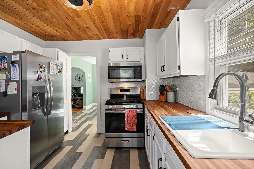1224 Edith NE Grand Rapids City MI 49505