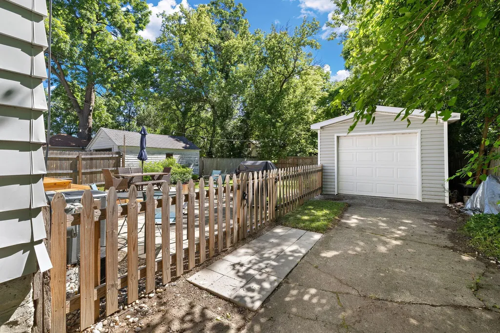 1224 Edith NE Grand Rapids City MI 49505