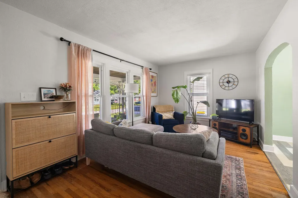 1224 Edith NE Grand Rapids City MI 49505