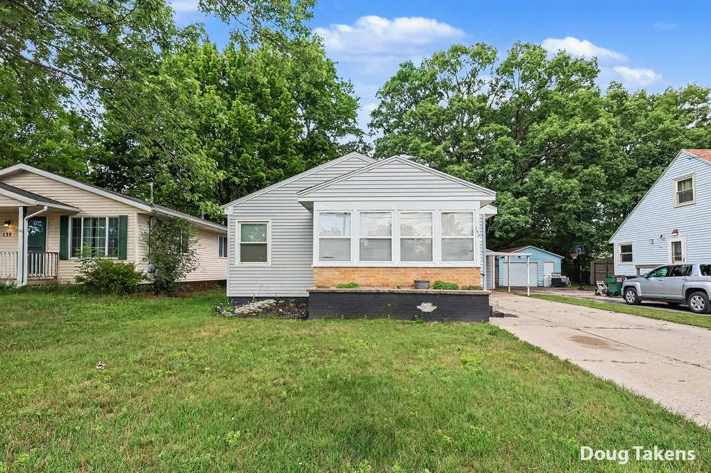 143 Nancy Street SE Kentwood City MI 49548