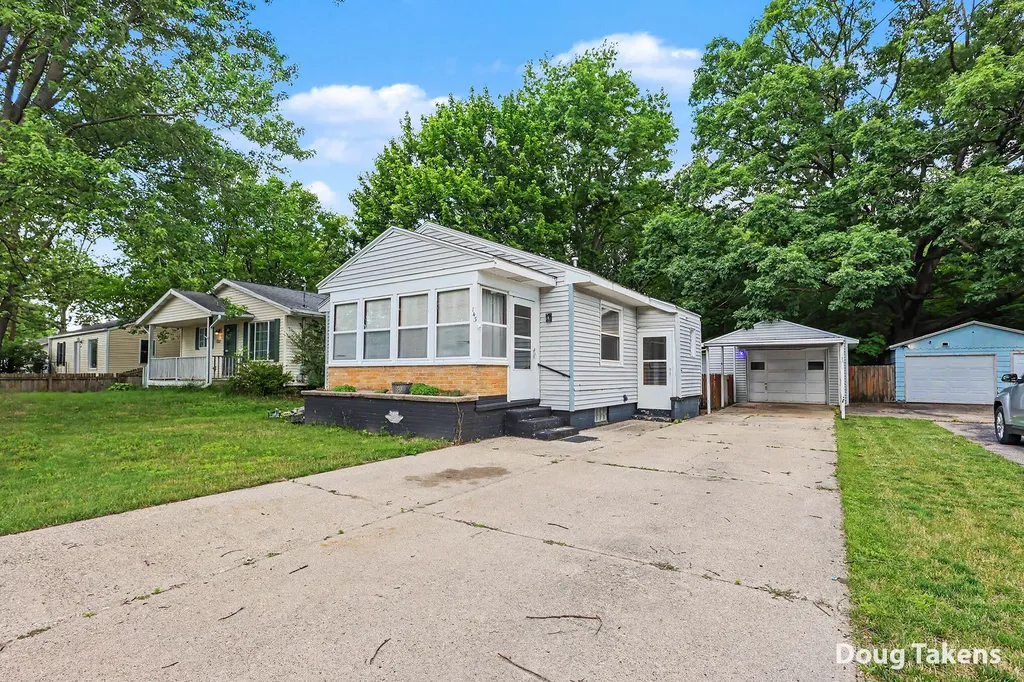 143 Nancy Street SE Kentwood City MI 49548