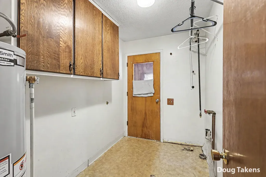 143 Nancy Street SE Kentwood City MI 49548