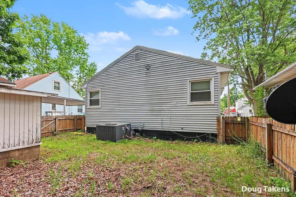 143 Nancy Street SE Kentwood City MI 49548