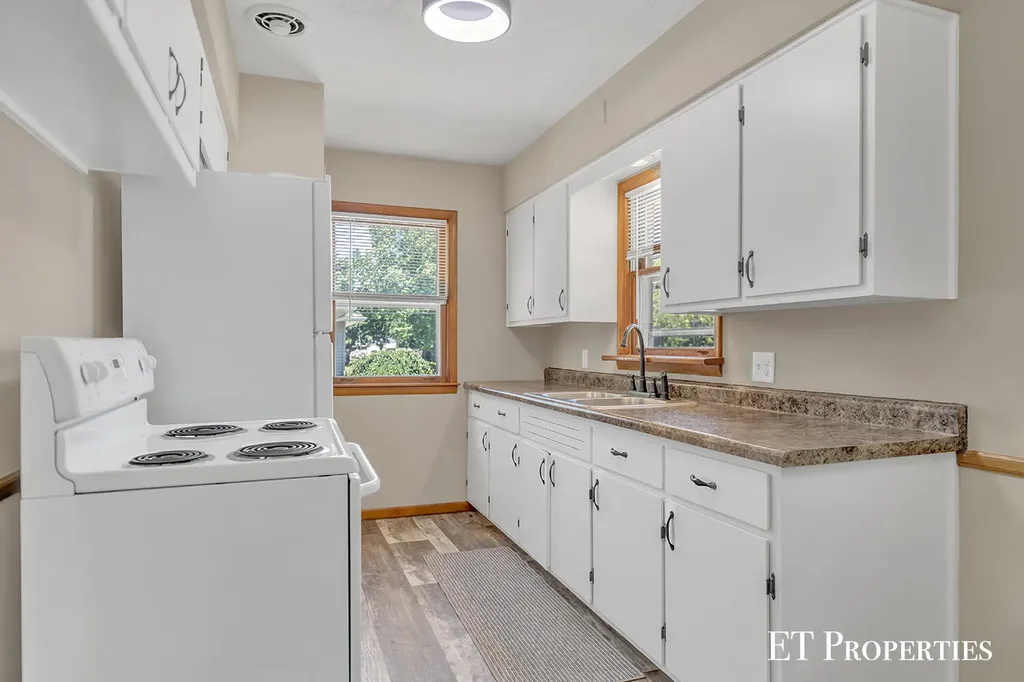 7695 Thomas Avenue Georgetown Charter Township MI 49428