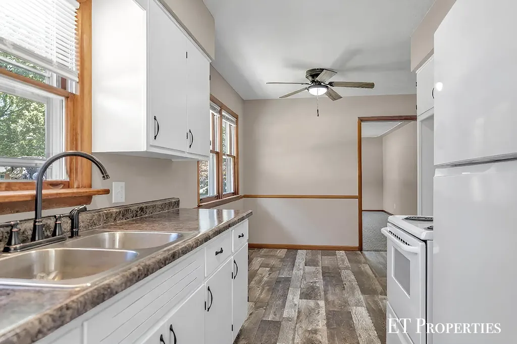 7695 Thomas Avenue Georgetown Charter Township MI 49428