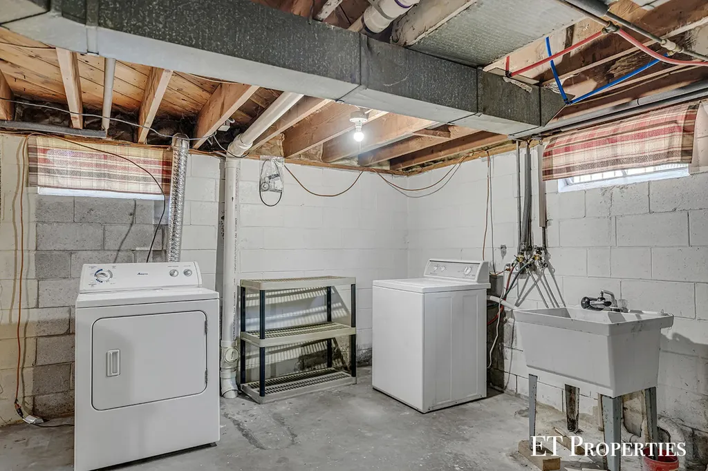 7695 Thomas Avenue Georgetown Charter Township MI 49428