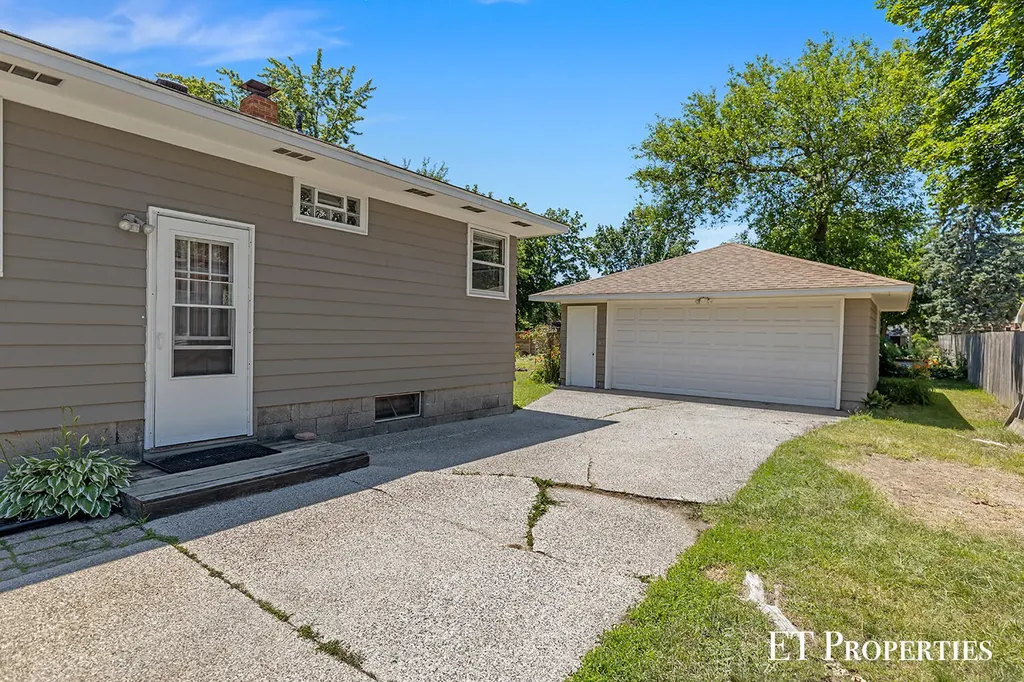 7695 Thomas Avenue Georgetown Charter Township MI 49428