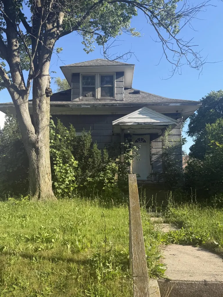 300 Dickinson Street SW Grand Rapids City MI 49507