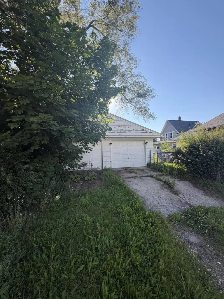 300 Dickinson Street SW Grand Rapids City MI 49507