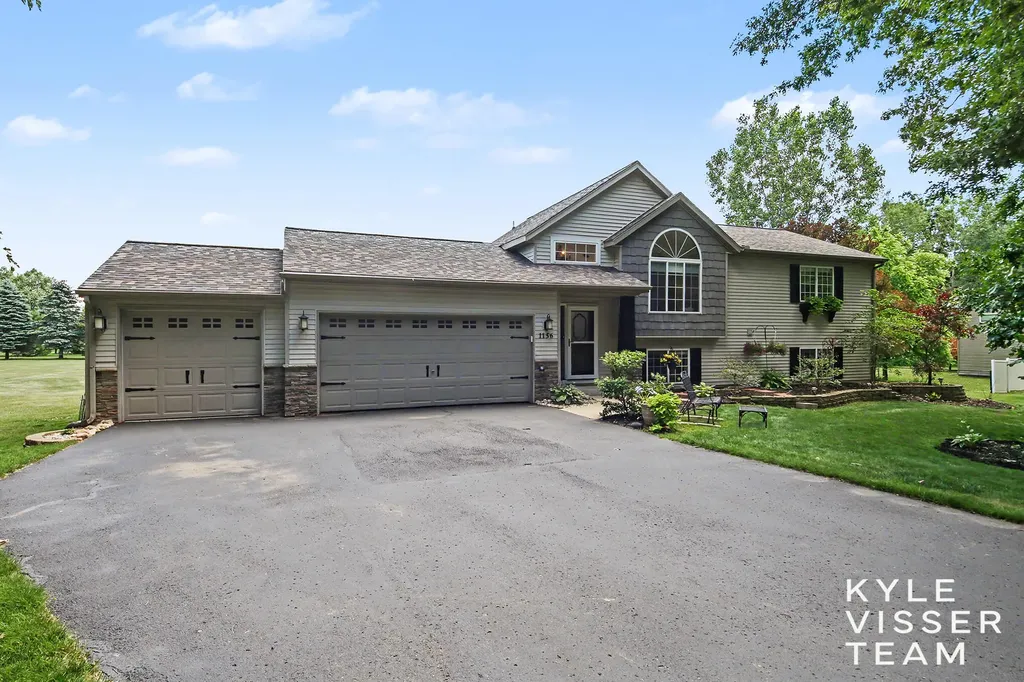 1156 Cumberland Avenue SE Vergennes Township MI 49331