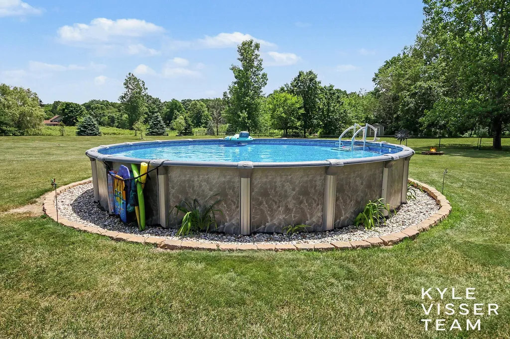 1156 Cumberland Avenue SE Vergennes Township MI 49331