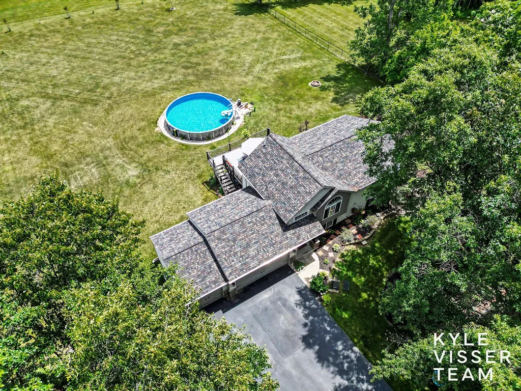 1156 Cumberland Avenue SE Vergennes Township MI 49331