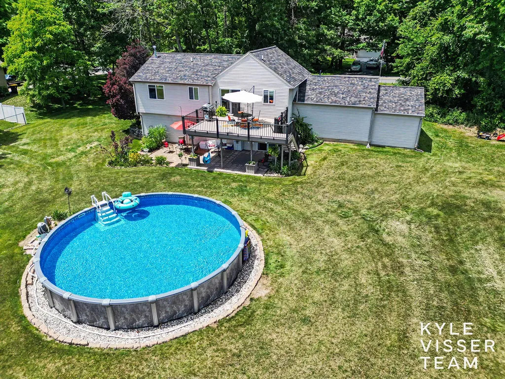 1156 Cumberland Avenue SE Vergennes Township MI 49331