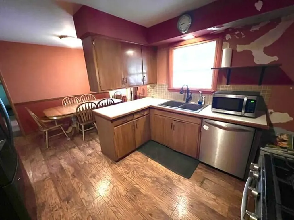 3488 W Manitou Circle Norton Shores City MI 49441