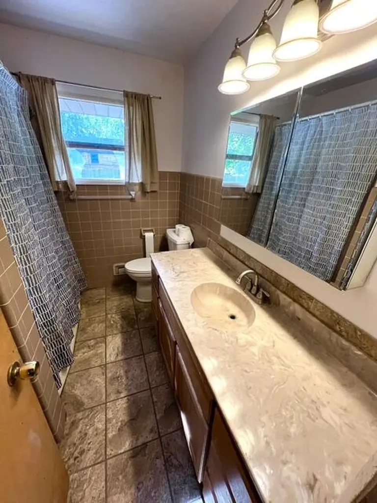 3488 W Manitou Circle Norton Shores City MI 49441