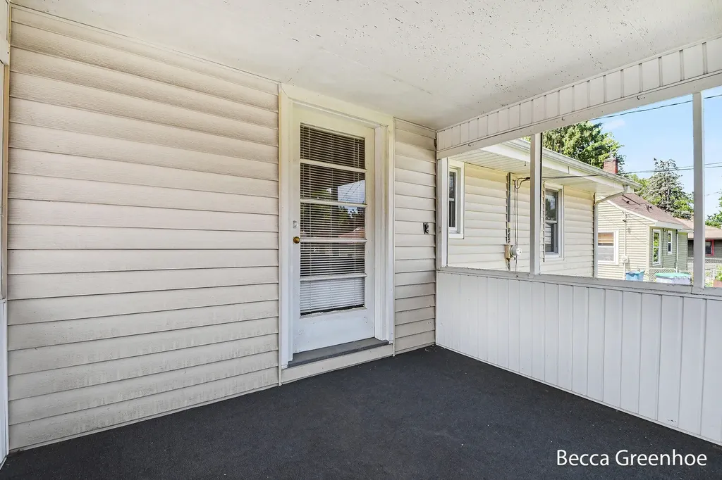 111 Katherine Drive NE Grand Rapids City MI 49505